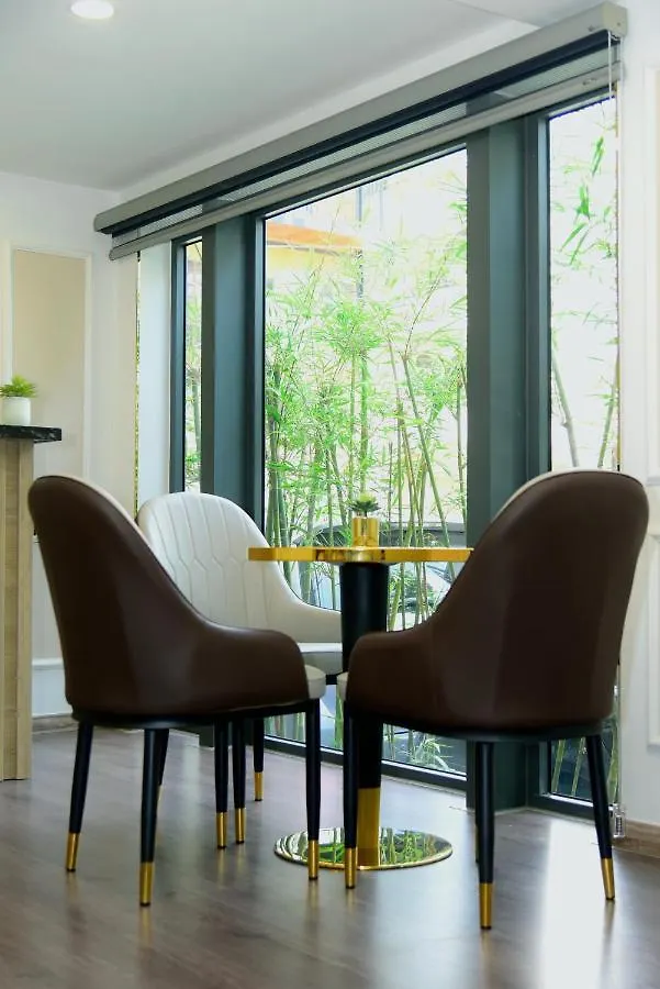 Hera Luxury Hotel 호치민