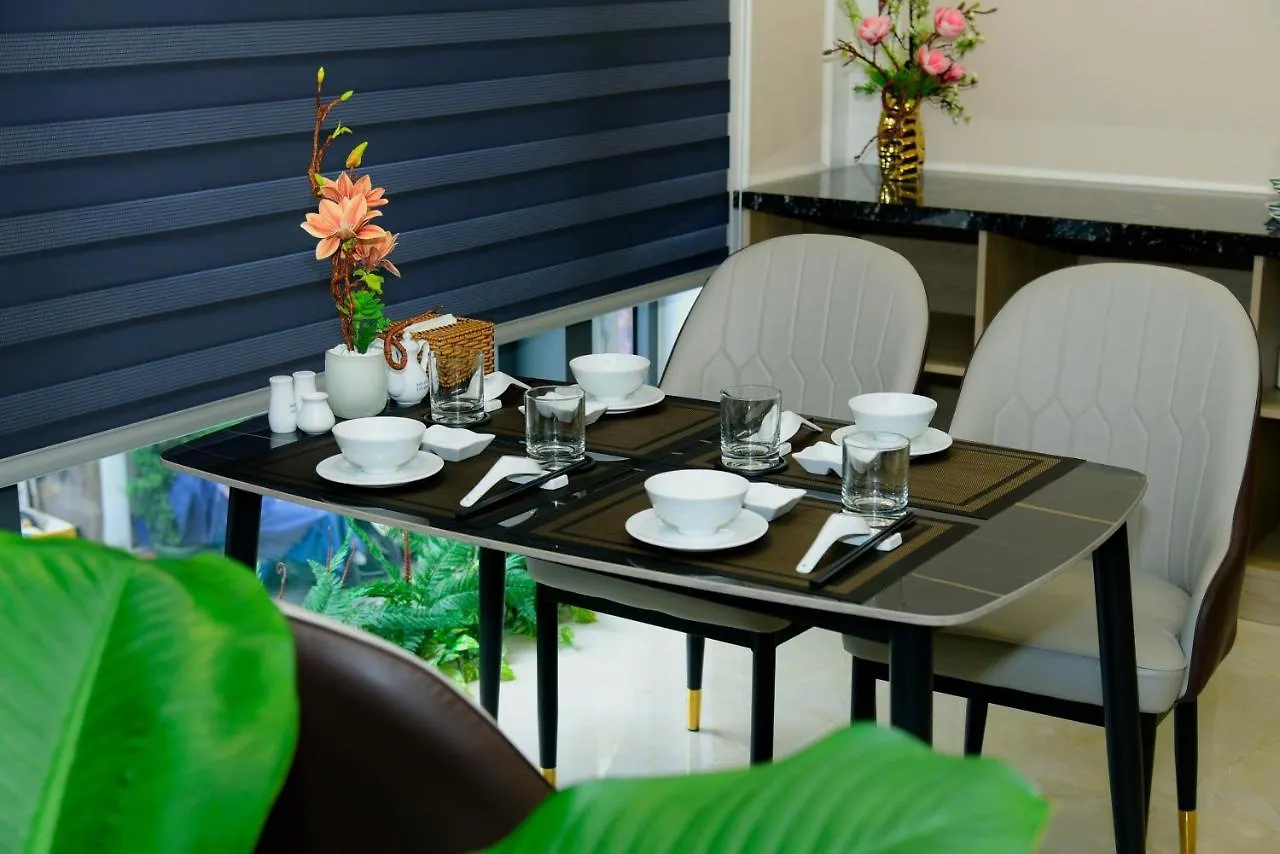 Hera Luxury Hotel 호치민