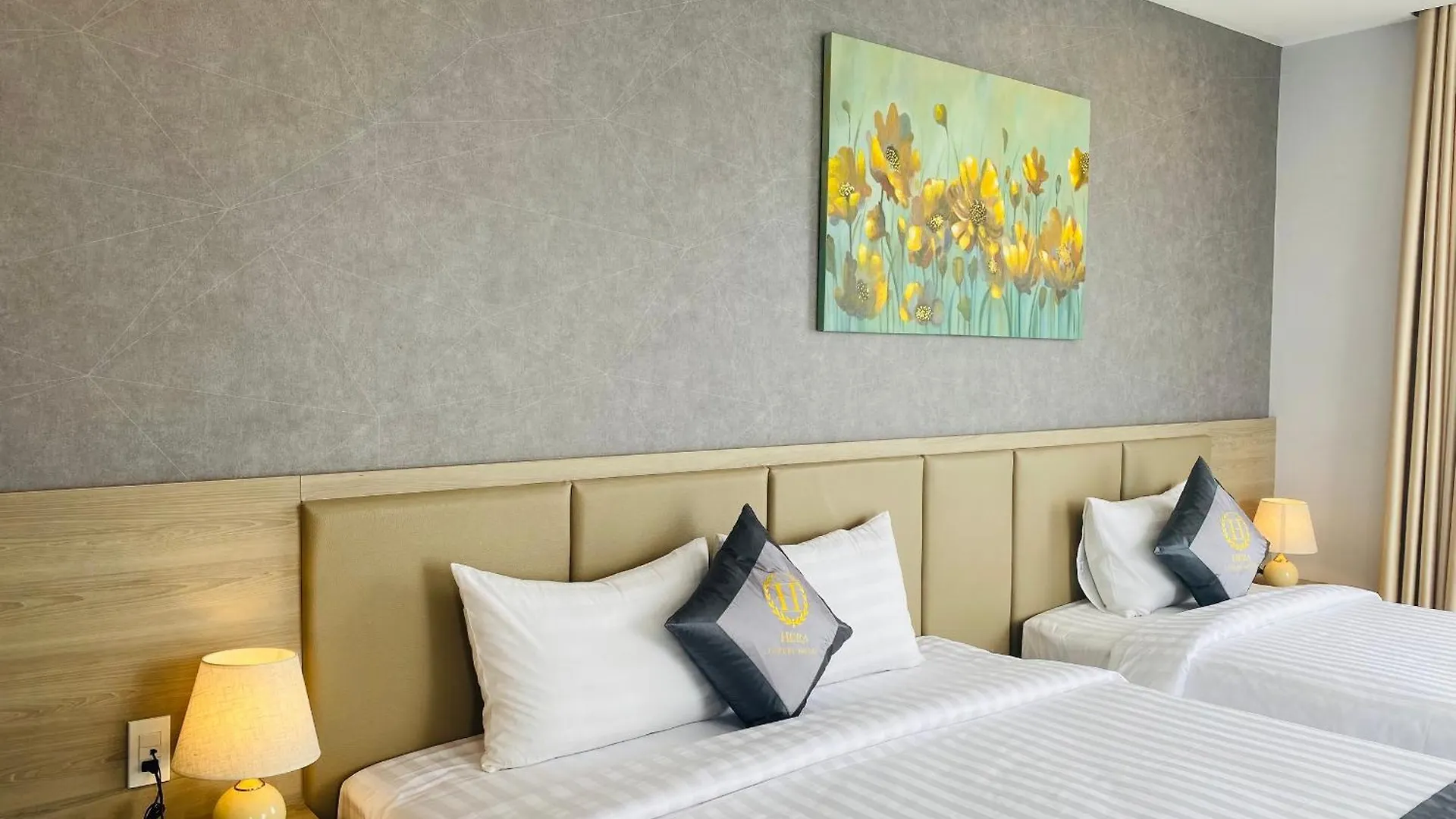 Hera Luxury Hotel 호치민
