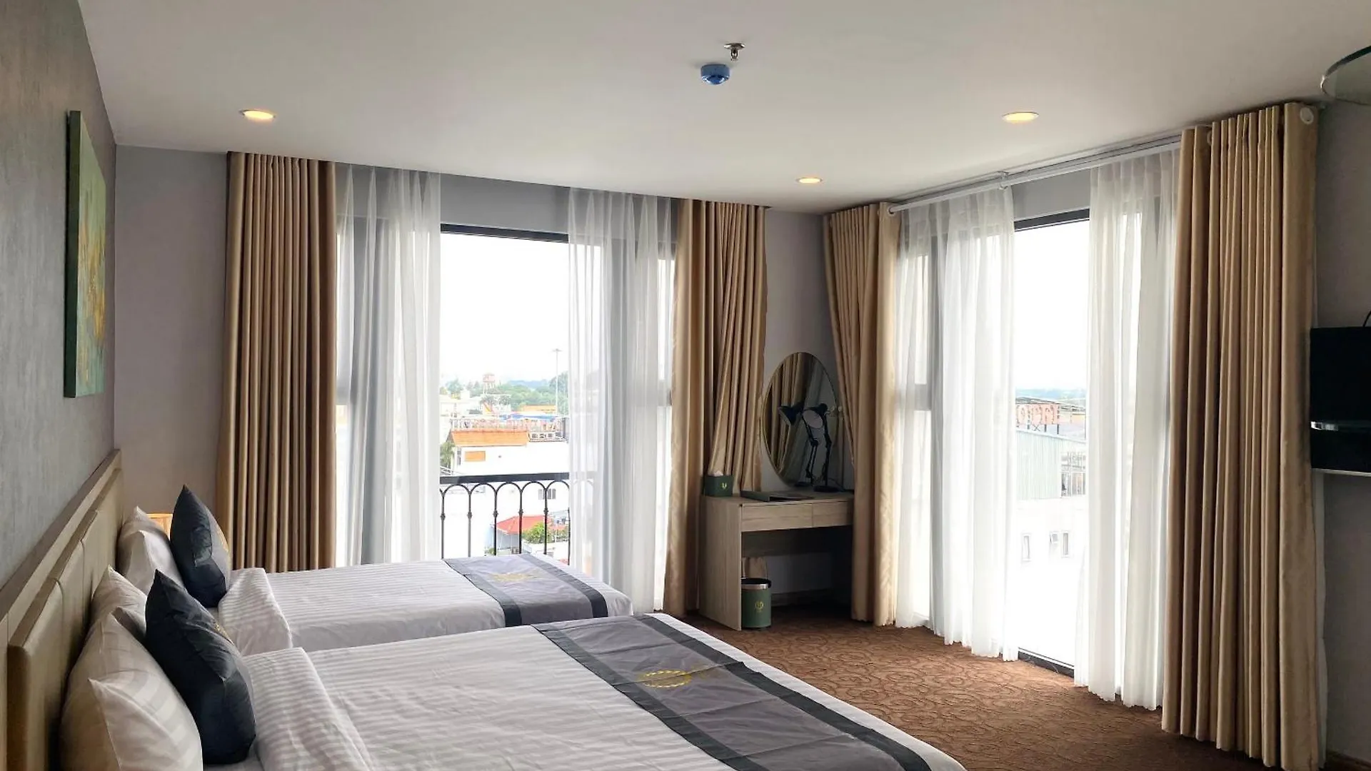 Hera Luxury Hotel 호치민 4*,  베트남