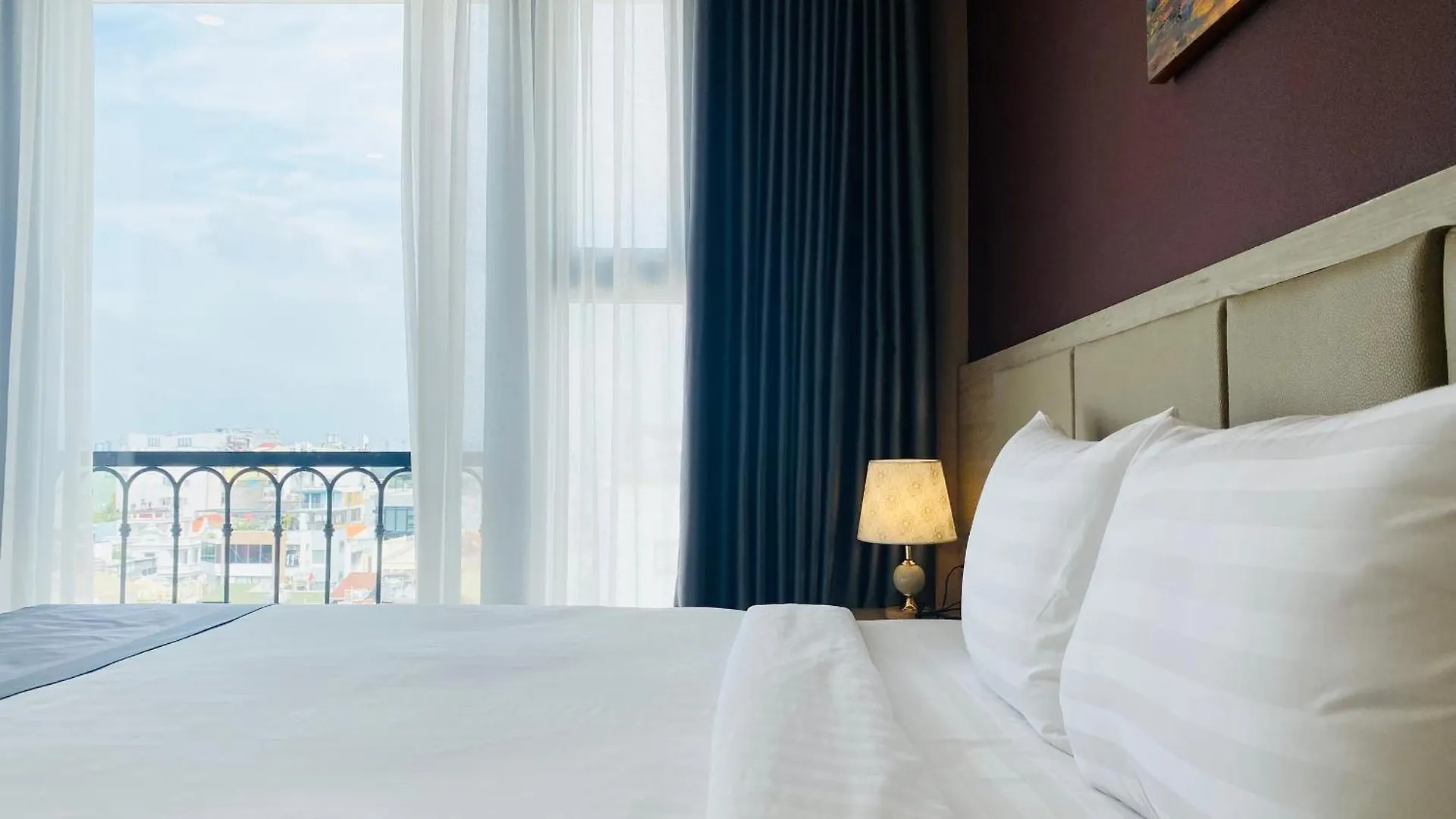 Hera Luxury Hotel 호치민 4*,