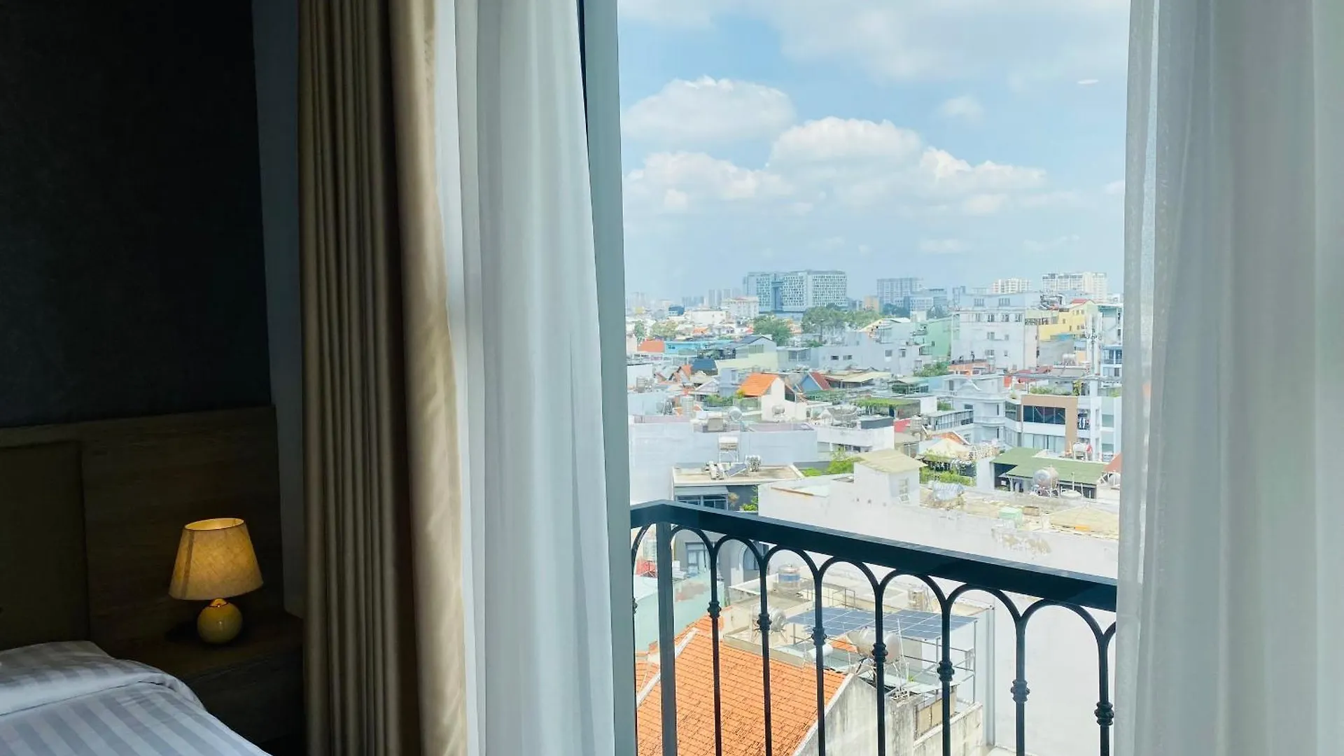 Hera Luxury Hotel 호치민