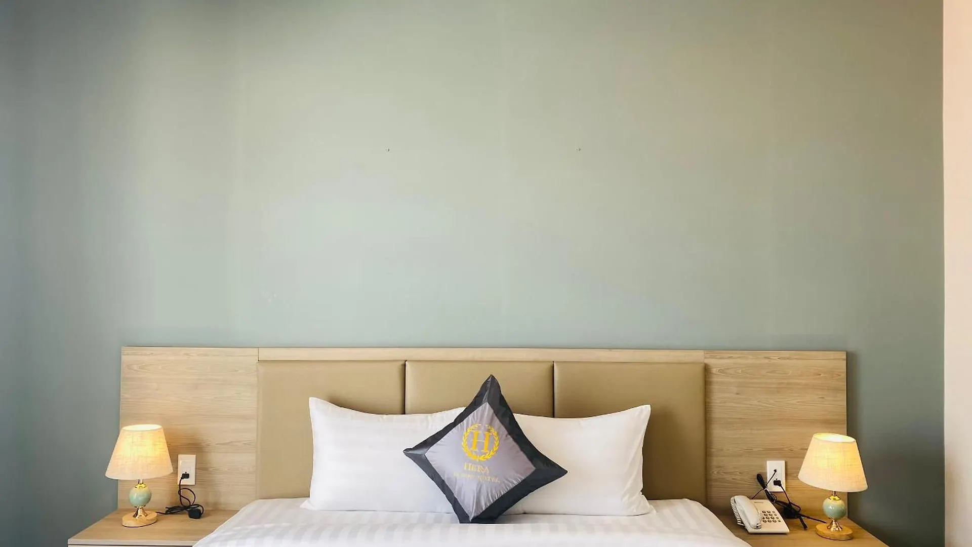 Hera Luxury Hotel 호치민
