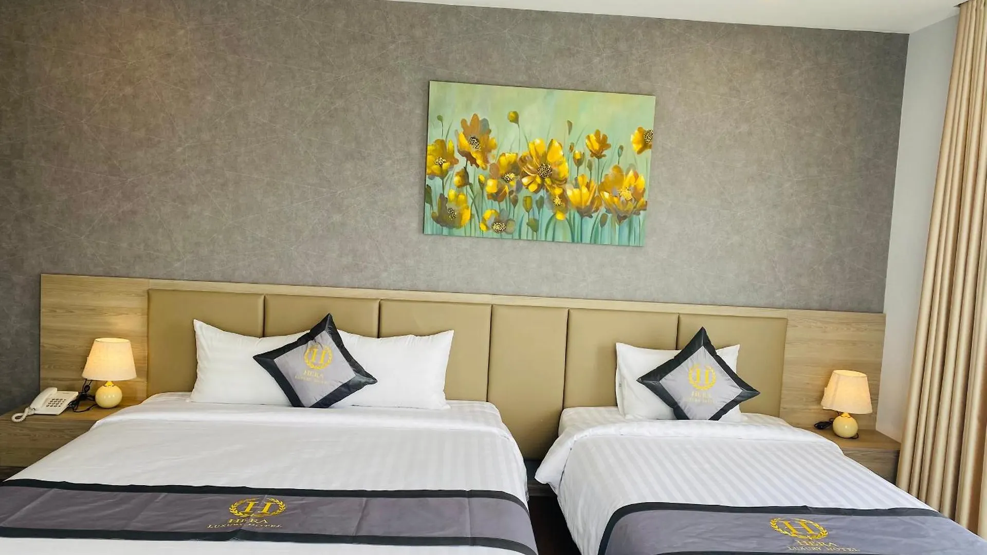 Hera Luxury Hotel 호치민