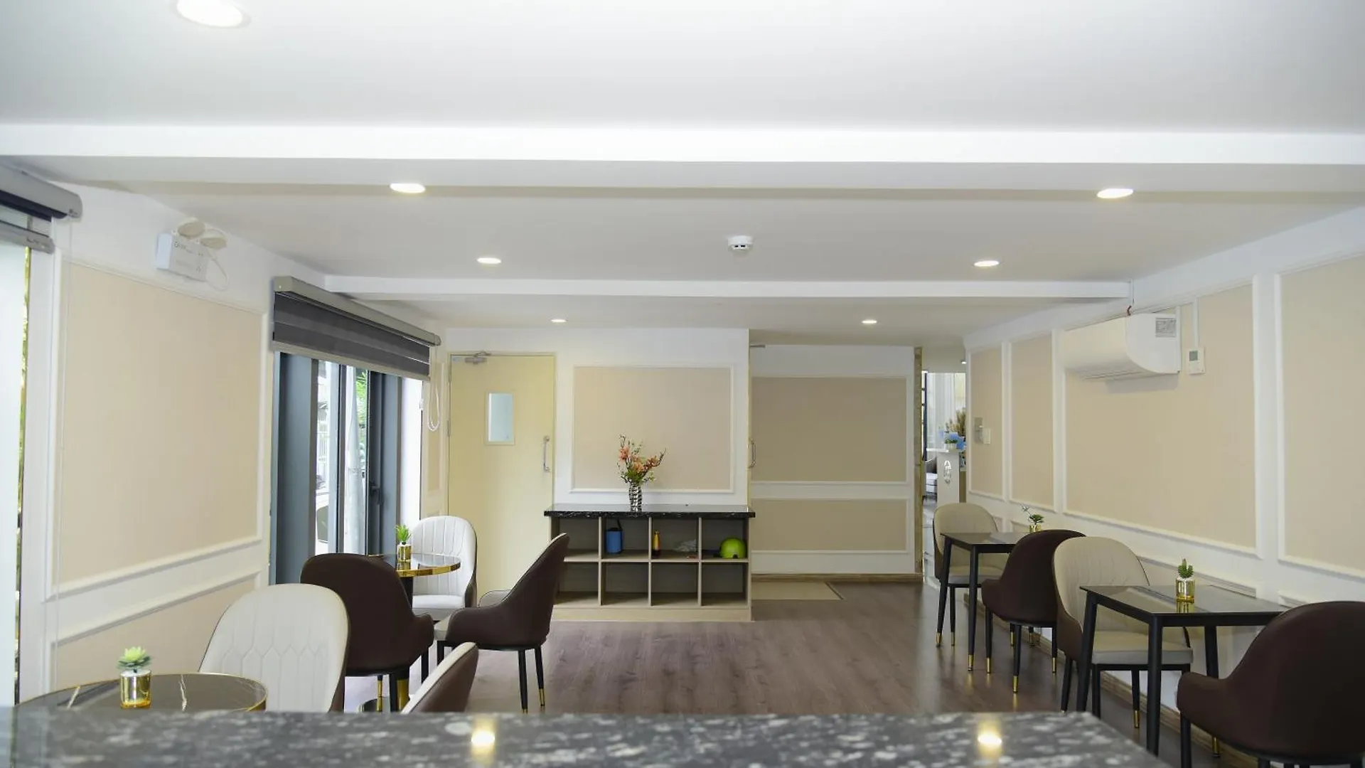 Hera Luxury Hotel 호치민
