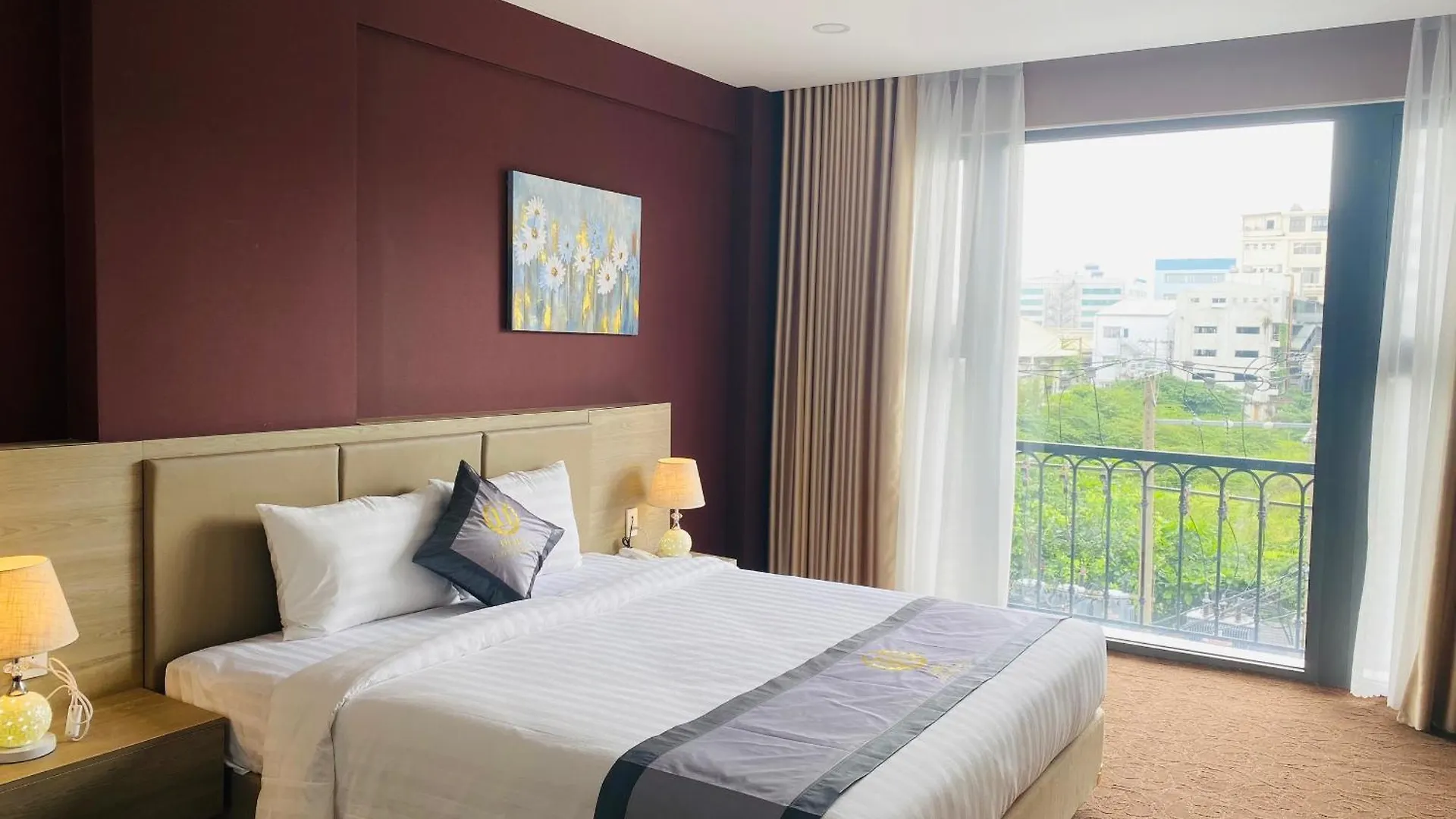 Hera Luxury Hotel 호치민
