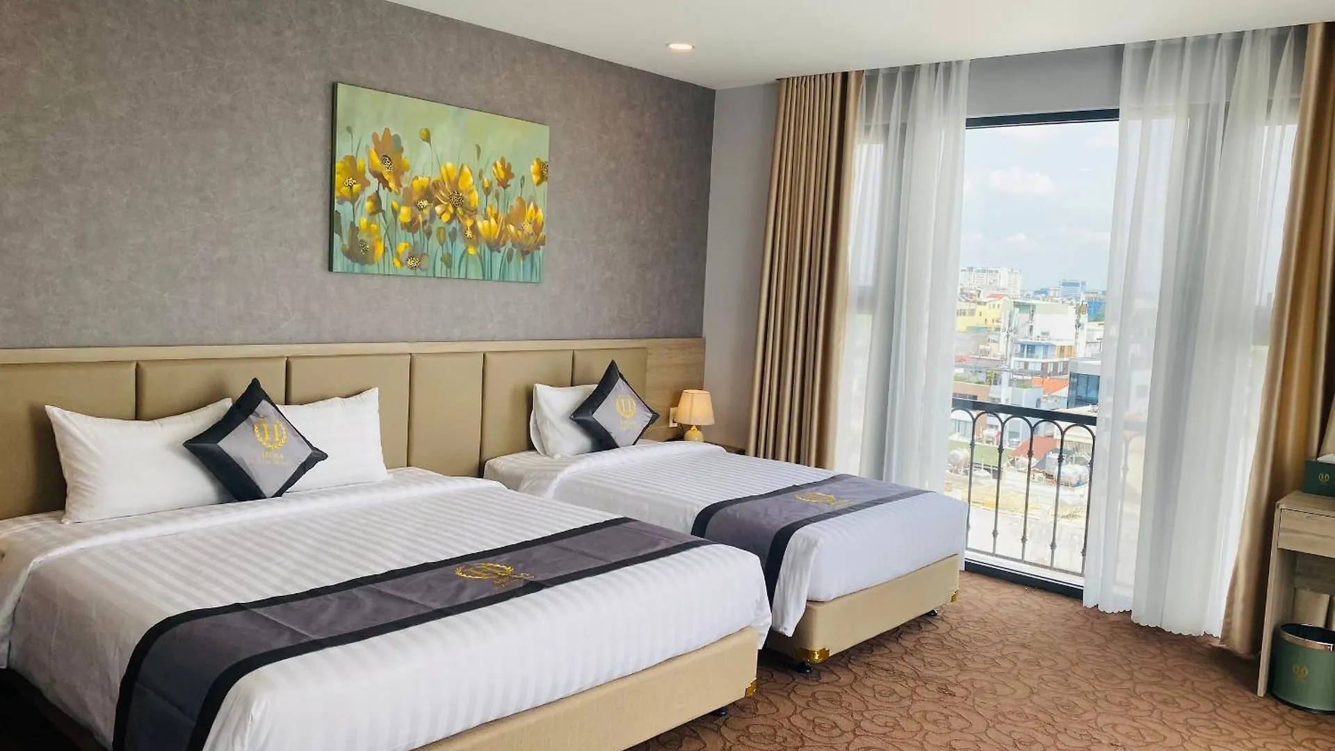Hera Luxury Hotel 호치민