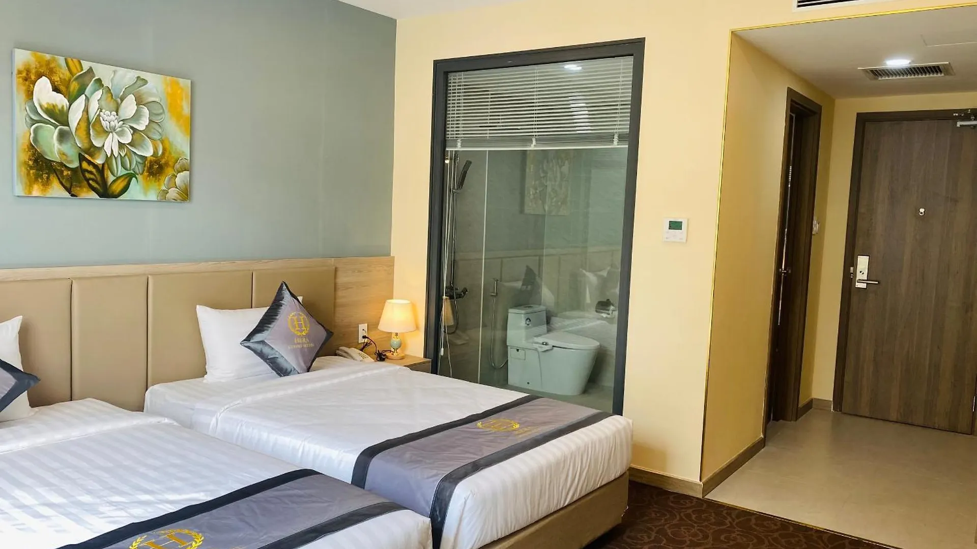Hera Luxury Hotel 호치민