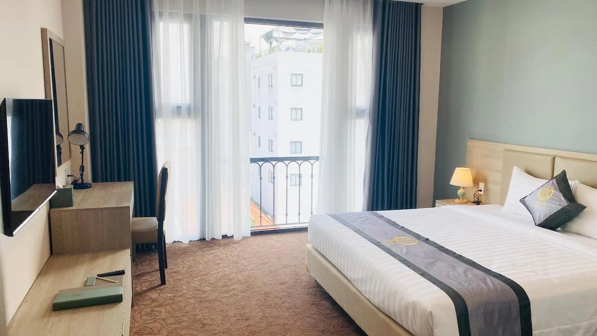 Hera Luxury Hotel 호치민 4*,